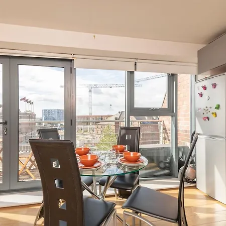 Lovely 1-bed Close To Leeds Centre شقة ليدز