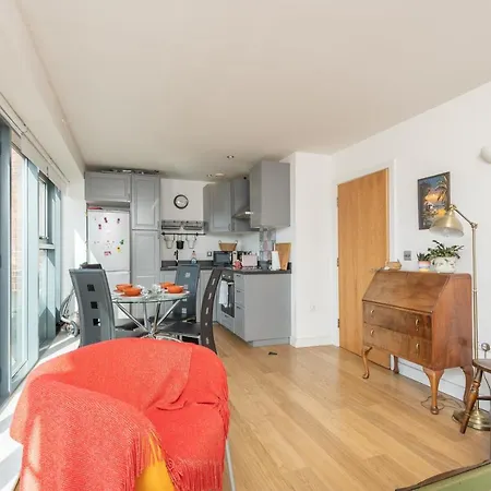 Lovely 1-bed Close To Leeds Centre شقة *