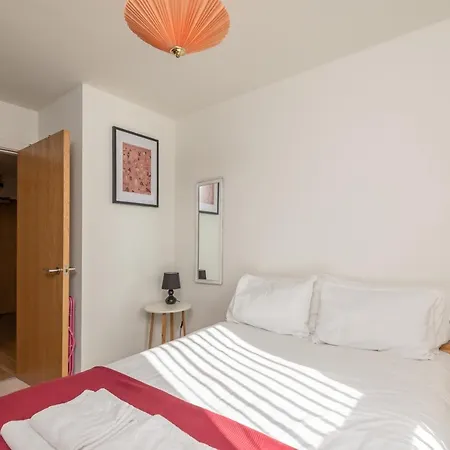 Lovely 1-bed Close To Leeds Centre * ليدز