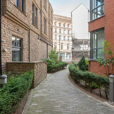 Lovely 1-bed Close To Leeds Centre ليدز